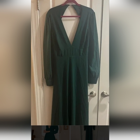 Elegant Green Long Sleeve Dress - Picture 6 of 11